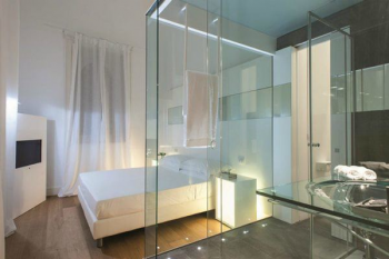 Top 4 cách làm sạch cửa kính phòng tắm đơn giản và hiệu quả nhất